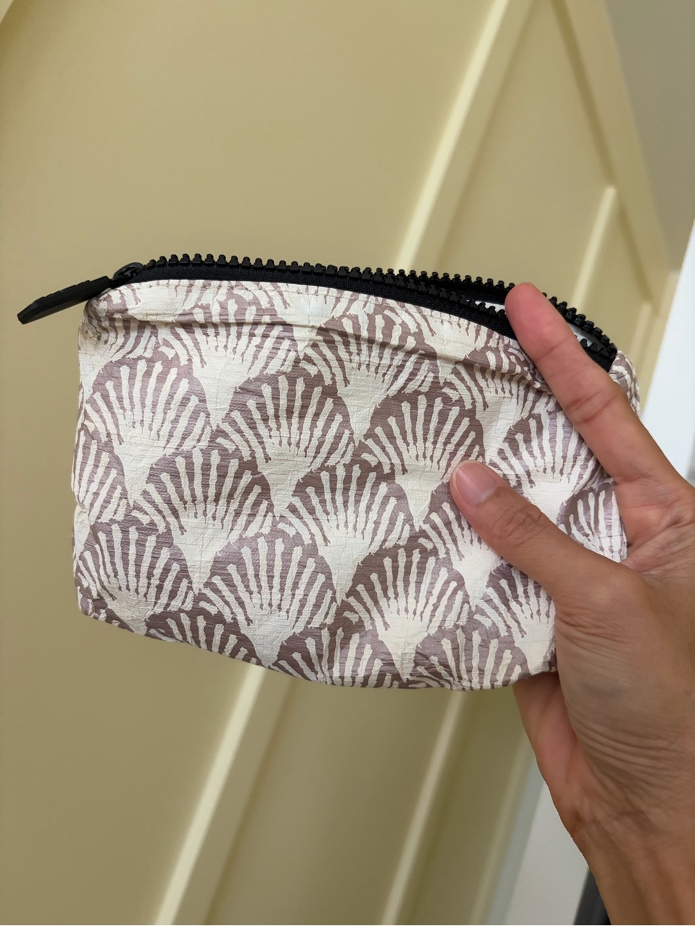ALOHA Collection Shell-Print Mini Pouch RARE!